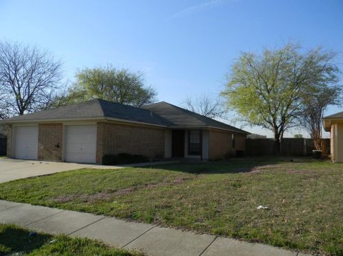 1063 Westcliff Ave, Fort Worth TX  76179-3421 exterior