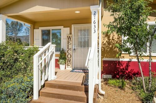 21633 Pine St, Middletown, CA 95461-9647