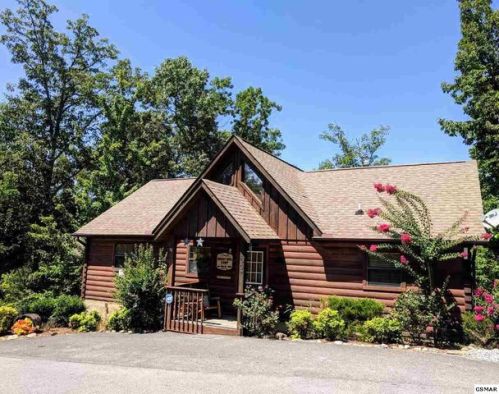 1667 Raccoon Den Way, Pigeon Forge, TN 37862-7194