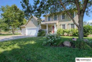 305 Pheasant Run Ln, Omaha, NE 68046-4383