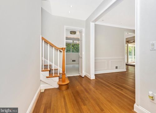 412 Colesville Manor Dr, Silver Spring MD  20904-1149 exterior