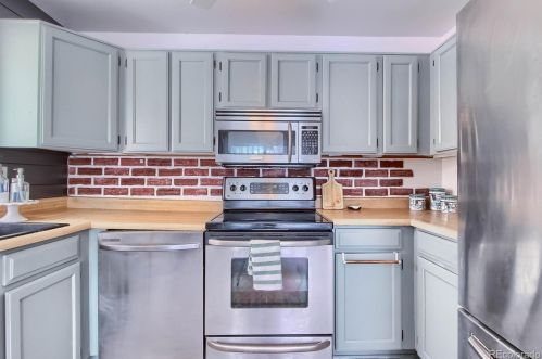 2530 Sable Way, Denver CO 80014-2438 exterior