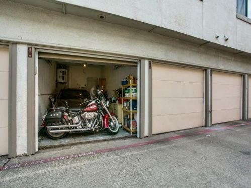 13217 Emily Rd, Dallas TX 75240-8987 exterior