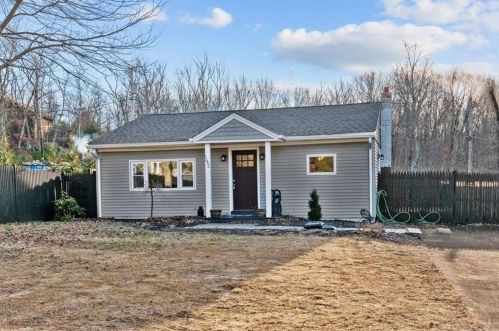 1642 Putnam Pike, Glocester, RI 02814-1134