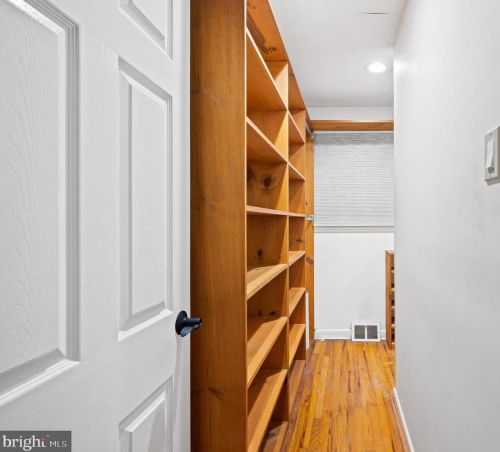 236 Memorial Ave, Haddonfield NJ 08033-2952 exterior