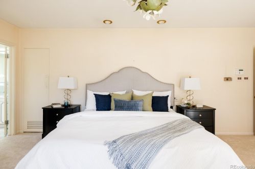 3360 Columbine Cir, Englewood CO 80113-7605 exterior