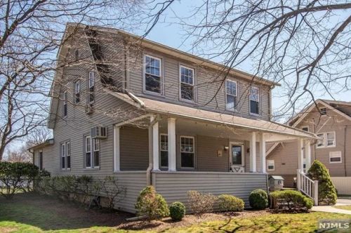 647 Trenton St, N Milford, NJ 07646-2923