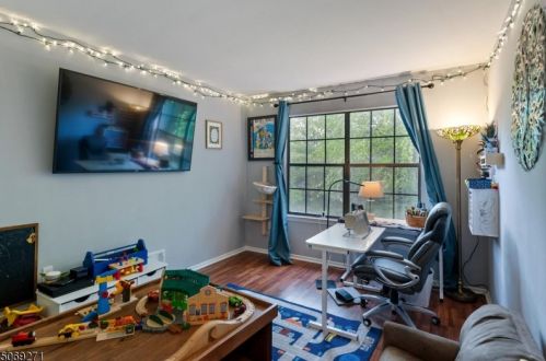 53 Manor Dr, Princeton NJ  08540-1643 exterior