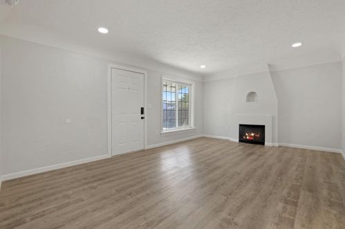 504 Roselawn Ave, Modesto CA  95351-3731 exterior