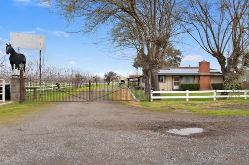 5249 Lon Dale Rd, Valley Home, CA 95361-9713
