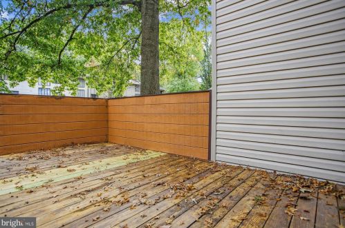 2231 Lofty Heights Pl, Herndon, VA 20191-1716