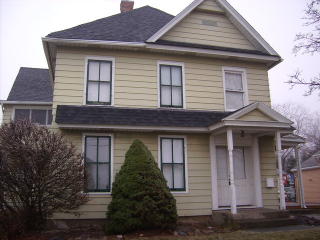 305 Division St, Alden, IL 60033-3060