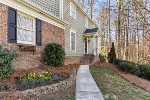 325 Hunters Gln Ct, Atlanta GA  30328-1710 exterior
