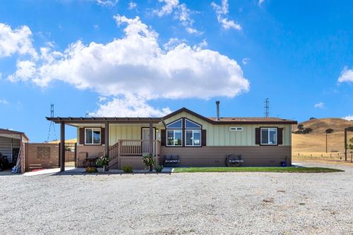 7251 Summerwood Ln, Vacaville, CA 95688-9375