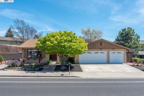 8601 Southwick Dr, Pleasanton, CA 94568-1087
