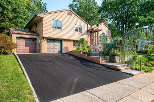 109 Woodside Ave, Metuchen, NJ 08840-1628