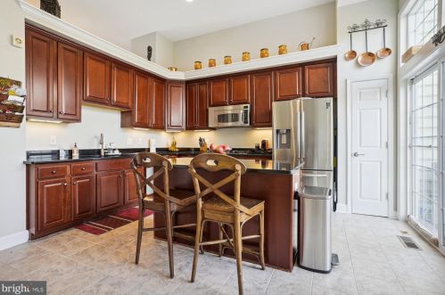 14573 Crossfield Way, Woodbridge VA  22191-4039 exterior