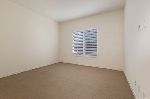 53 Waldorf, Irvine CA  92612-1066 exterior