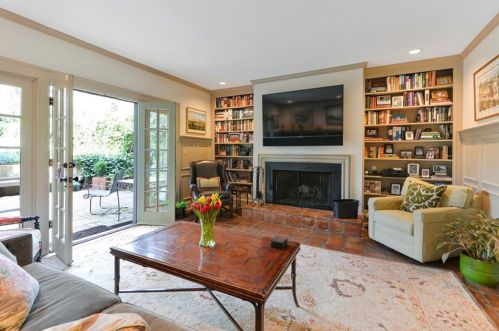 2482 Dellwood Dr, Atlanta GA  30305-4076 exterior