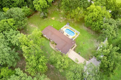 2850 Highway, Winfield, MO 63389-2022