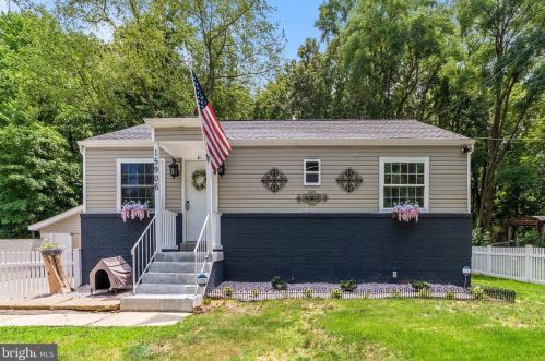 15906 Donald Curtis Dr, Woodbridge VA  22191-4250 exterior