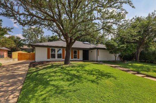 6517 Lake Side Cir, Fort Worth, TX 76180-7815