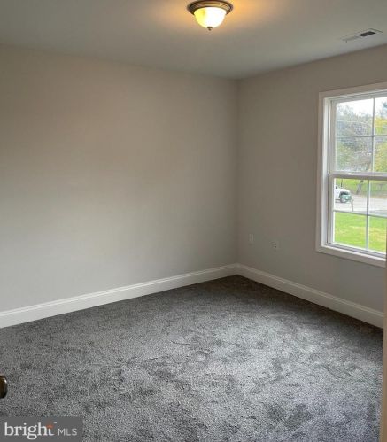 418 Lawrence St, Charles Town WV 25414-1514 exterior