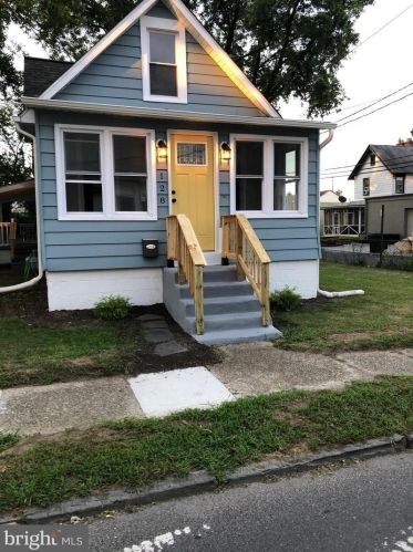 128 Koehler St, Gloucester, NJ 08030-2359