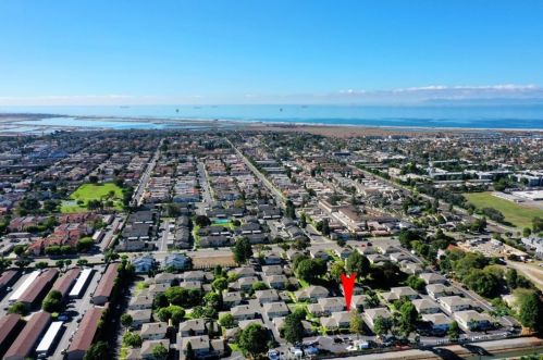 16396 Calle Castor Cir, Huntington Beach CA  92649-5219 exterior