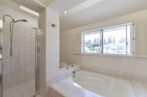 15 Sunrise, Irvine CA  92603-3719 exterior