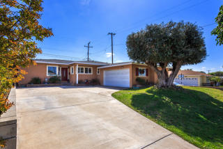 14428 Aranza Dr, La Mirada, CA 90638-4011