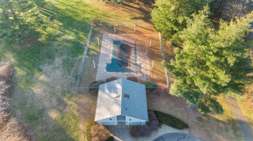 207 Misty Meadow Ln, Wapping CT  06074-6915 exterior