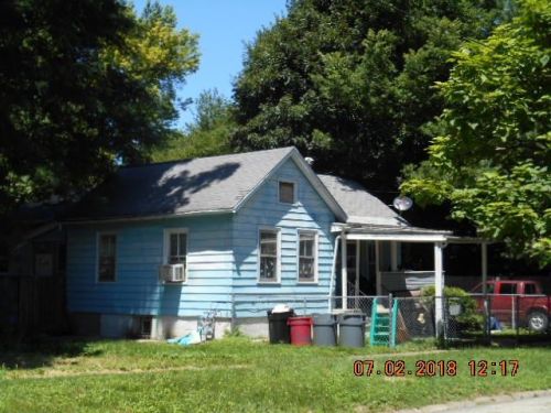 418 Adams St, Rockford, IL 61107-4244