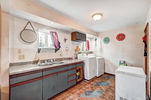 6026 Springfield Xenia Rd, Springfield OH  45502-8137 exterior