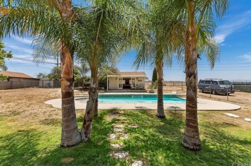 20101 Camino Del Sol, Riverside CA  92508-2423 exterior