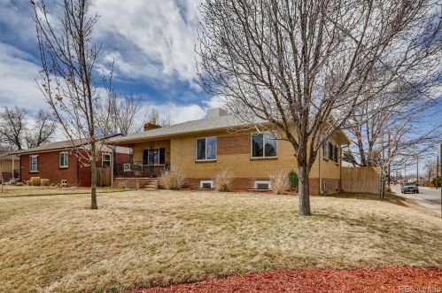 2895 Grape St, Denver, CO 80207-2729