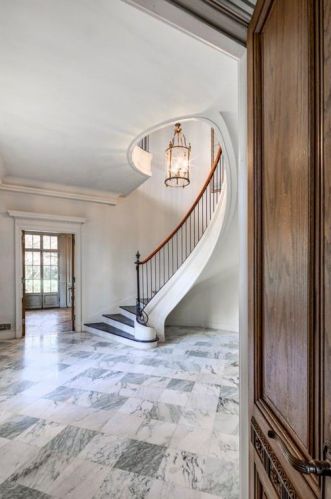 1820 Garraux Rd, Atlanta GA  30327-2504 exterior