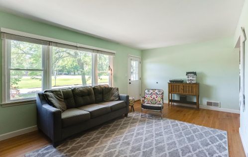 207 County Rd F, Saint Paul MN  55110-3845 exterior