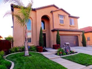 1491 Via Estrella Dr, Fresno, CA 93730-8821