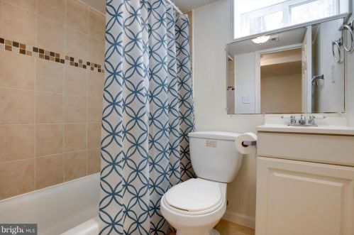 7321 Lamar Dr, Springfield VA  exterior