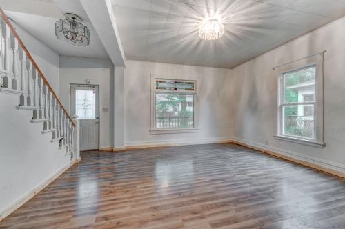 389 Jessamine Ave, Saint Paul, MN 55117-4838