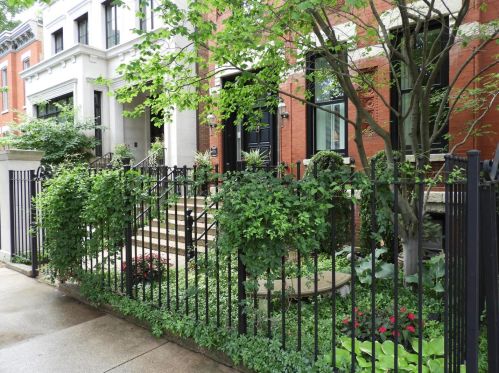 2056 Seminary Ave, Chicago, IL 60614-4110