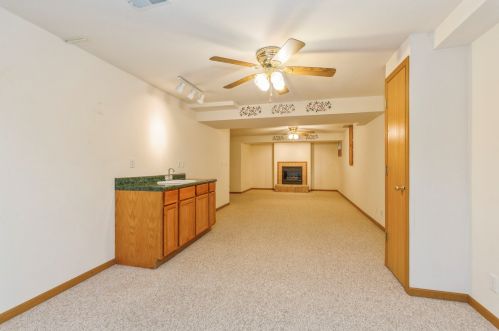188 Mclaren Dr, Sycamore IL  60178-2255 exterior