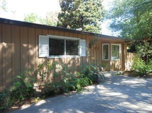 2338 Canal Dr, Redding, CA 96001-2004