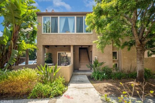 16915 Bluewater Ln, Huntington Beach CA  92649-2926 exterior