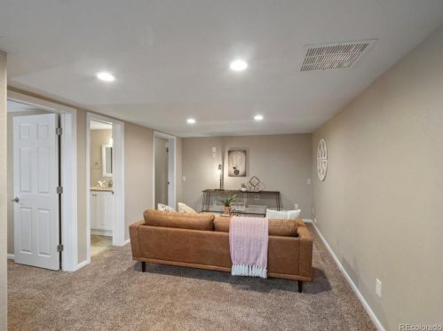 3001 Clarkson St, Englewood CO  80113-1707 exterior