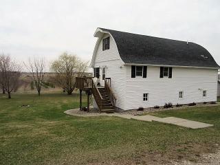 301 Gill St, Monticello IA  52310-1438 exterior