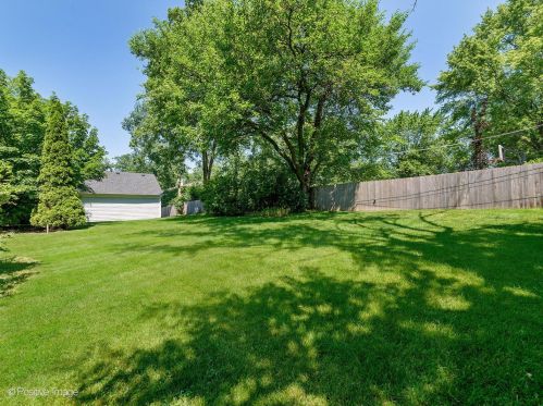 112 55th St, Willowbrook IL  60514-1576 exterior