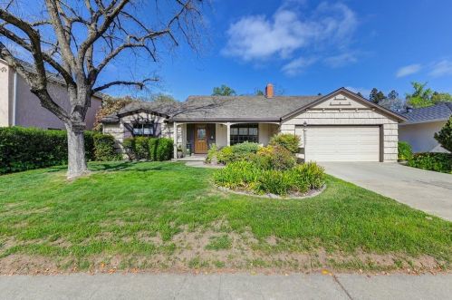 6005 Parkoaks Dr, Citrus Heights, CA 95621-6114