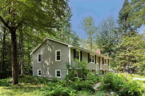 12 Dogwood Ln, New London, NH 03257-5532
